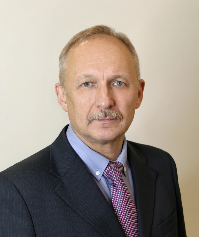             Братков Виталий Викторович
    
